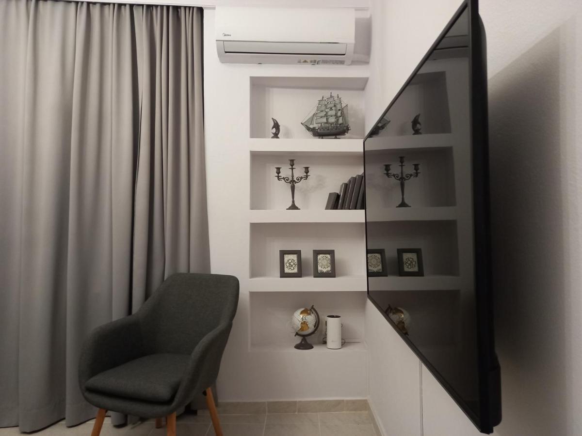 Mystique Apartment Komotini Bagian luar foto